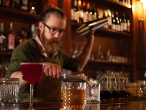 bartender pouring