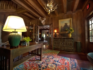 Deer Mountain Inn lobby