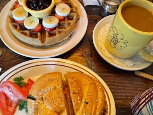 Waffle with fruit