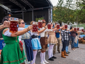 stein drinking concert 