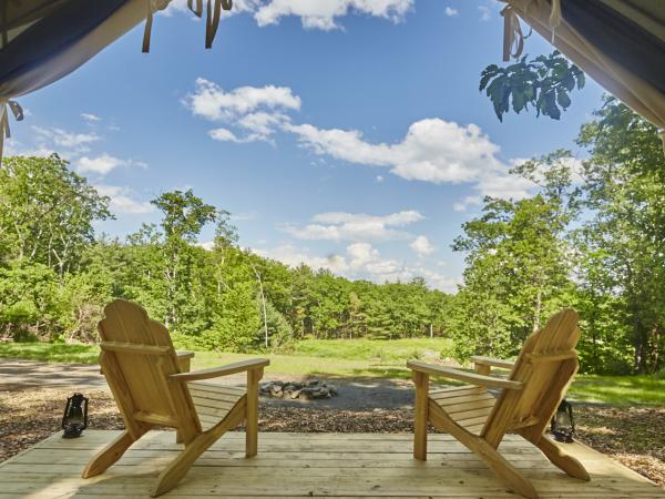 The Catskills Just Got a Super-luxe Campground — With Hammocks, Outdoor  Kitchens, and Hot Showers